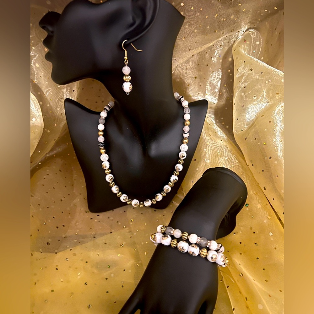 One of a Kind Princess Collection Never Worn Glass Beads  Necklace